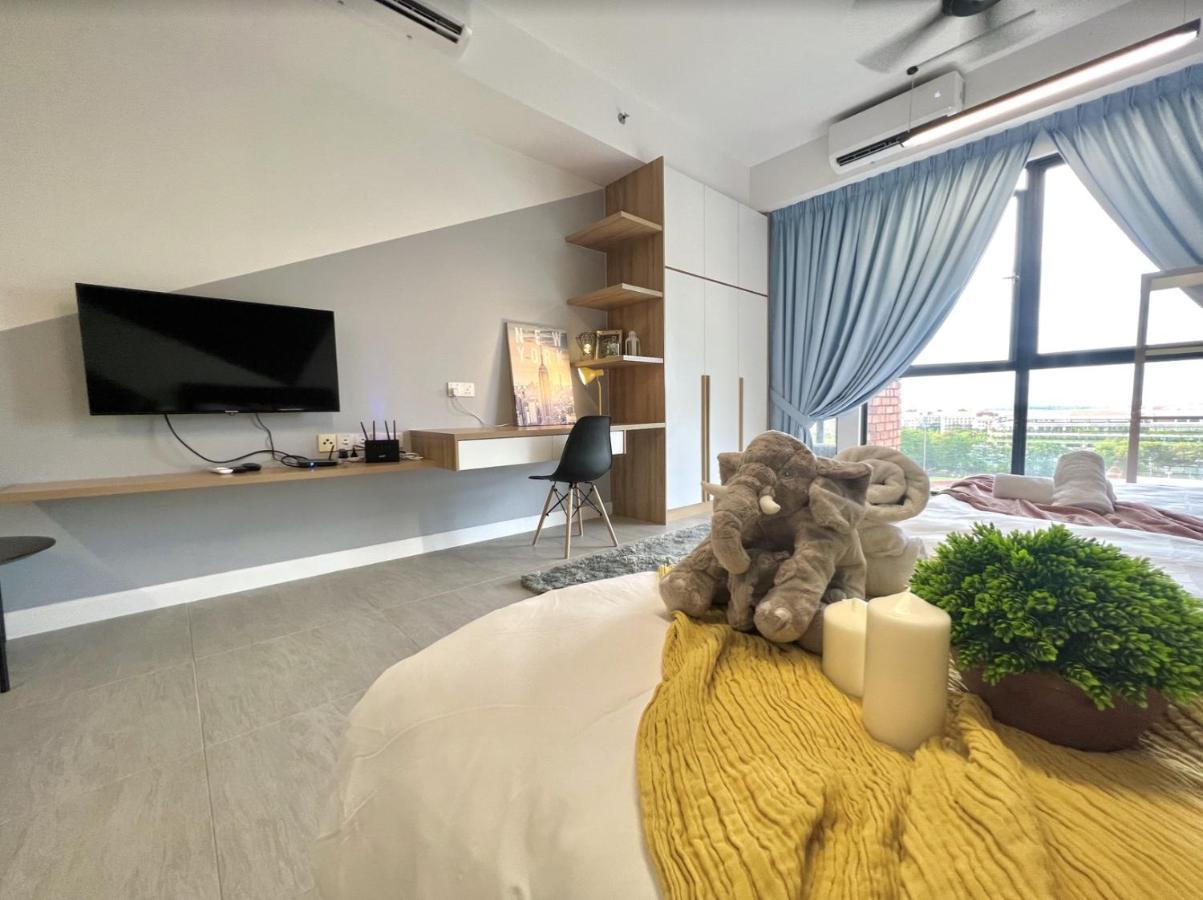 Free Parking # 2 Bed Family Bellsuite - Klia Kota Warisan Sepang