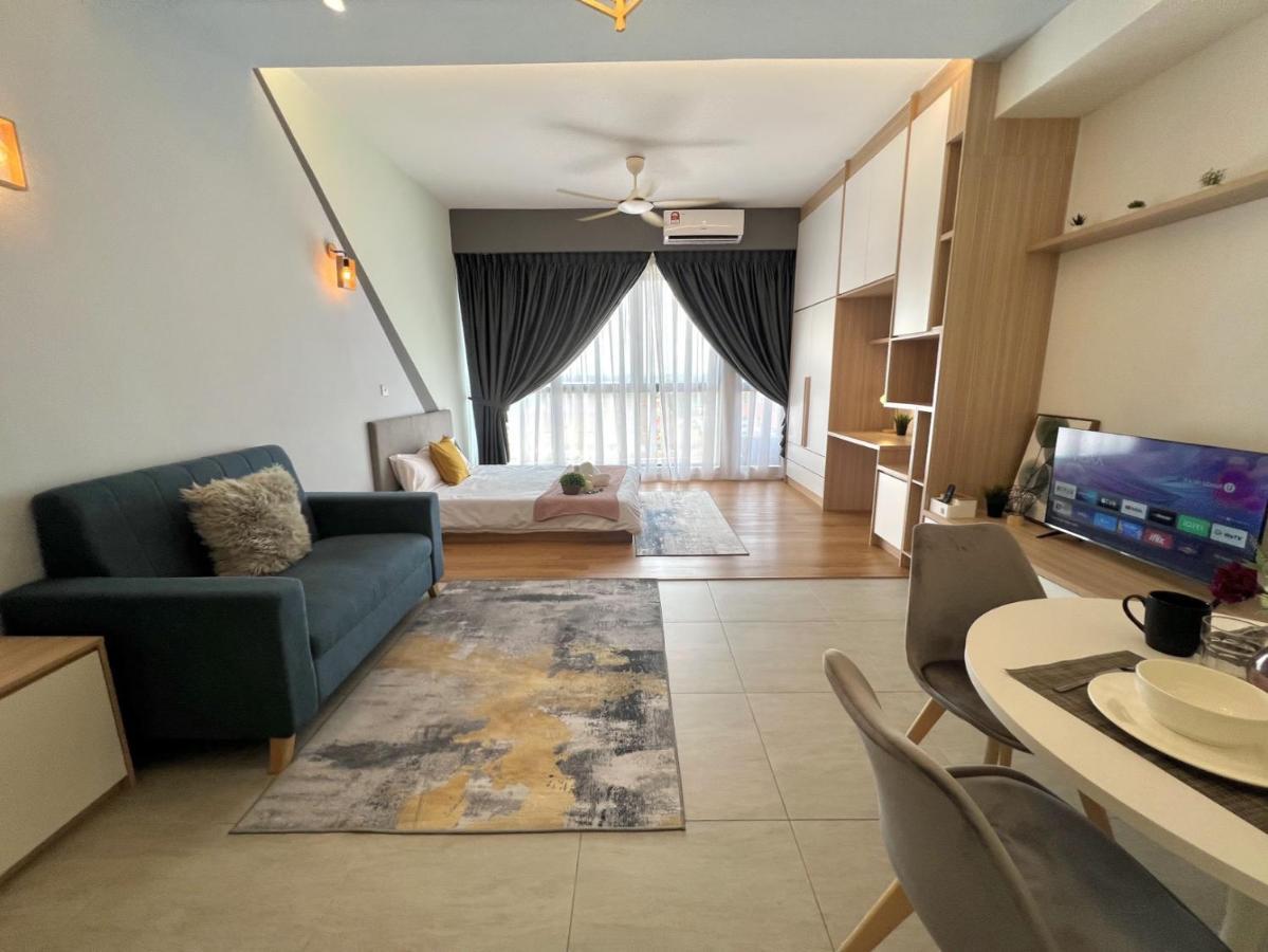 Free Parking # 2 Bed Family Bellsuite - Klia Kota Warisan Apartment *